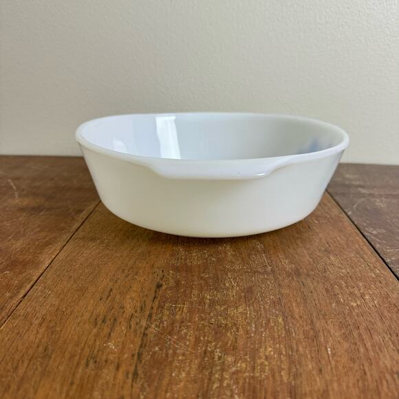 Fire‎ King Anchor Hocking Blue Corn Flower 438 Round 2 Quart Casserole Dish - Picture 3 of 7
